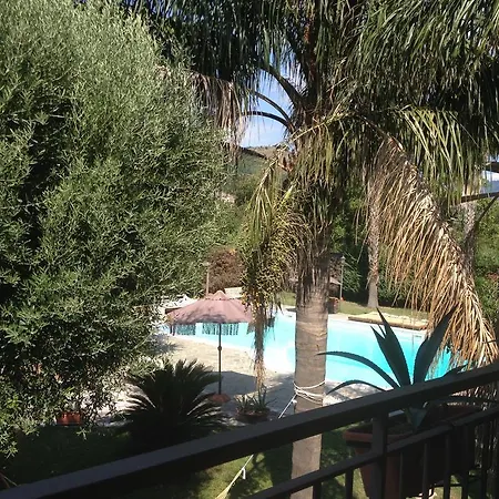 Chorisia Relais Roccapiemonte